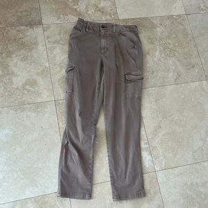 baggy, brown cargo pants 🤍